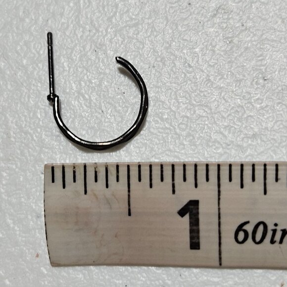 Elegant Textured Hoop Earrings Silver Tone Classic Minimalist Fashion Jewelry - Picture 3 of 3